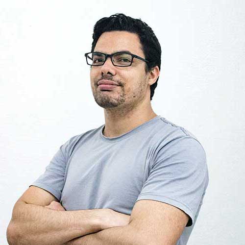 Elektrik Sistemleri Uzmanı Ayşe Kaya portre fotoğrafı